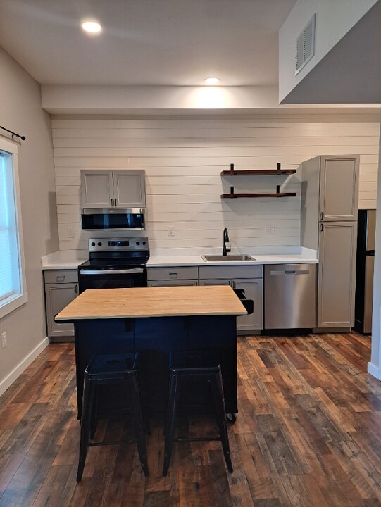 101 6th St in Cramerton, NC - Building Photo