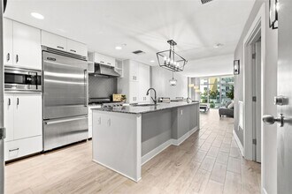 1120 E Kennedy Blvd, Unit 1026 in Tampa, FL - Building Photo - Building Photo