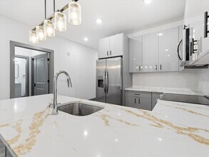 531 32nd St, Unit 405 in Union City, NJ - Foto de edificio - Building Photo