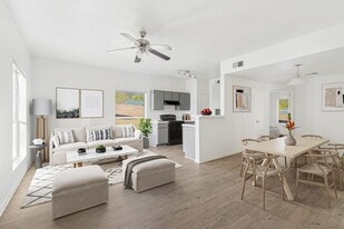 Huntington Meadows in Austin, TX - Building Photo