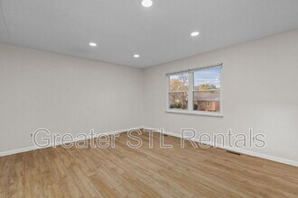 2344 White Ash Ct in Florissant, MO - Building Photo - Building Photo