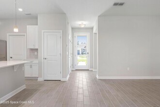 570 Town Rd SW in Palm Bay, FL - Building Photo - Building Photo