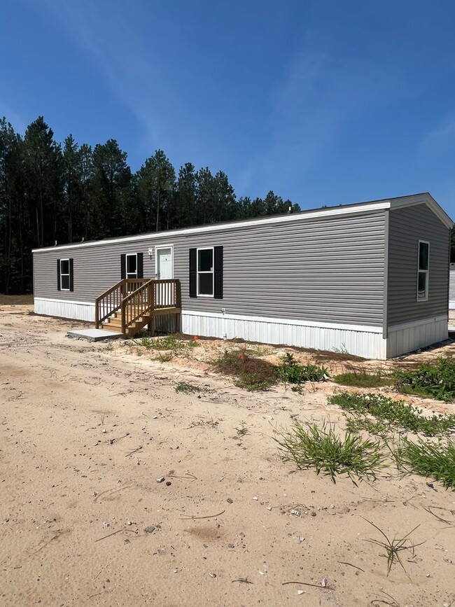 property at 996 Evergreen Dr
