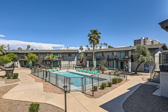Omnia on Thomas in Phoenix, AZ - Foto de edificio - Building Photo