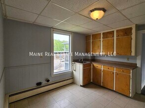 64 Elm St in Auburn, ME - Building Photo - Building Photo