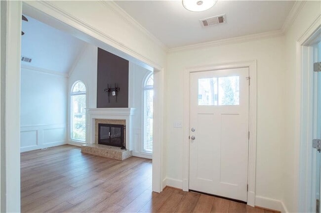 372 Lynne Cir in Alpharetta, GA - Building Photo - Building Photo