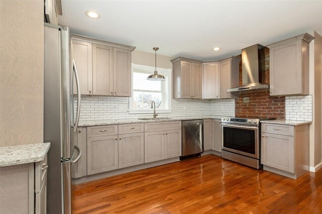 204 Mill St in Poughkeepsie, NY - Building Photo - Building Photo