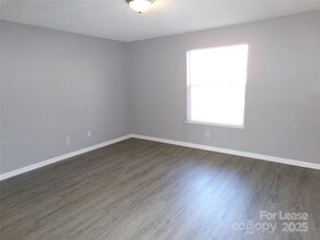 1351 N 6th St in Albemarle, NC - Foto de edificio - Building Photo