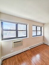 625 W Cornelia in Chicago, IL - Building Photo - Building Photo