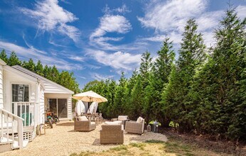 15 Indian Hill Rd in East Hampton, NY - Building Photo - Building Photo