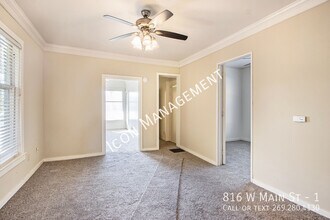 816 W Main St in Kalamazoo, MI - Building Photo - Building Photo