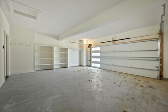 212 E Maplewood Ln in Raymore, MO - Building Photo - Building Photo