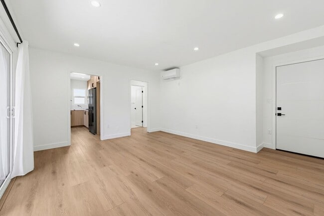 2819 Sycamore Ave in Glendale, CA - Foto de edificio - Building Photo