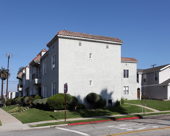 704-706 Sartori Ave in Torrance, CA - Foto de edificio - Building Photo