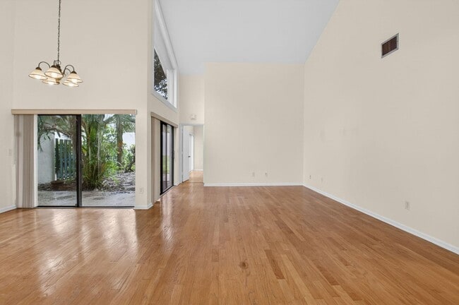 6130 Aloma Ln in Boca Raton, FL - Building Photo - Building Photo