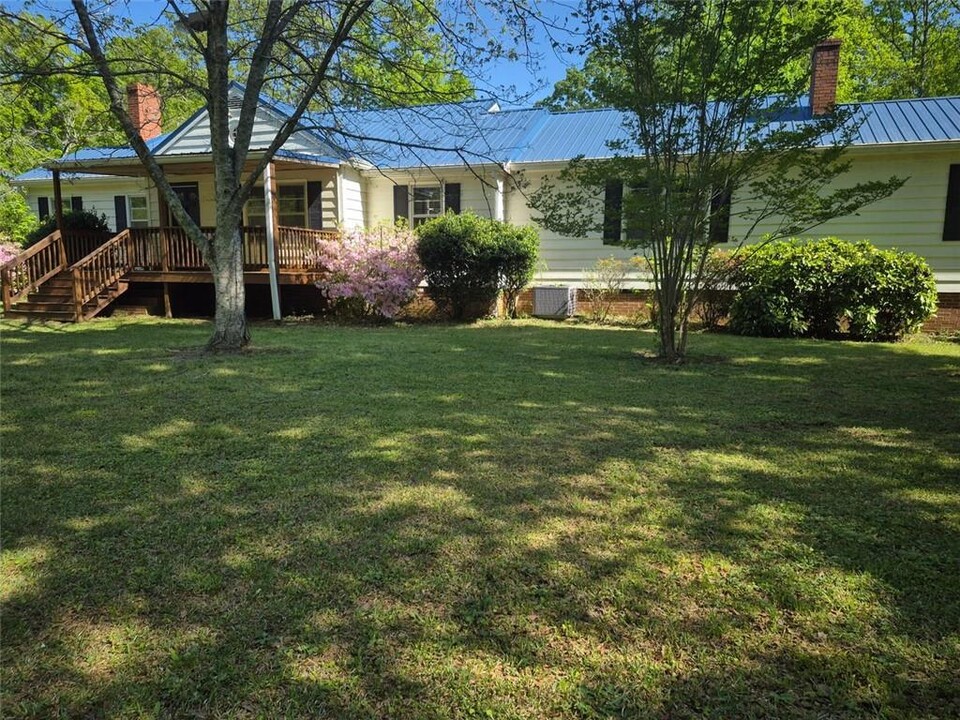 1210 Zebulon Rd in Griffin, GA - Building Photo