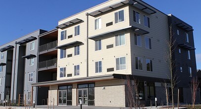 Isabella Court in Vancouver, WA - Foto de edificio - Building Photo