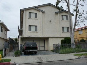 13427 Roselle Ave in Hawthorne, CA - Building Photo - Building Photo