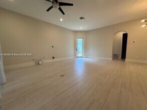 6421 Bella Cir in Boynton Beach, FL - Building Photo - Building Photo