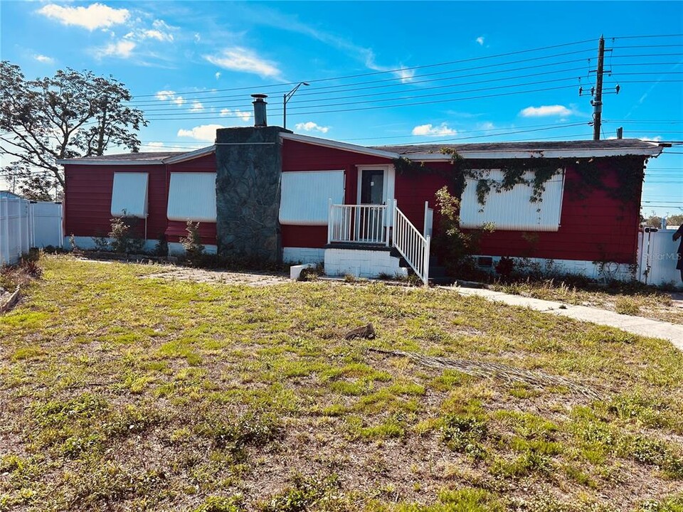 13400 60th St N in Clearwater, FL - Building Photo