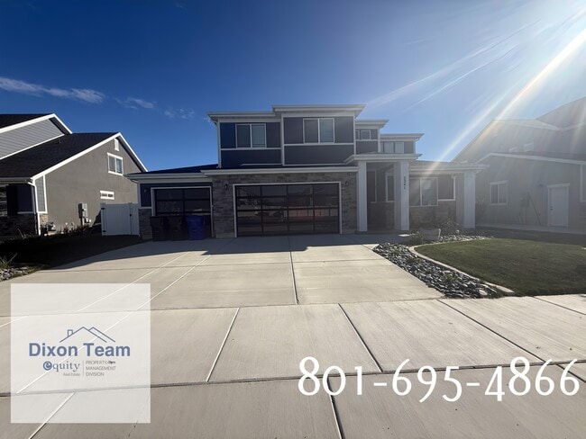 2241 W Parkview Dr in Syracuse, UT - Building Photo - Building Photo