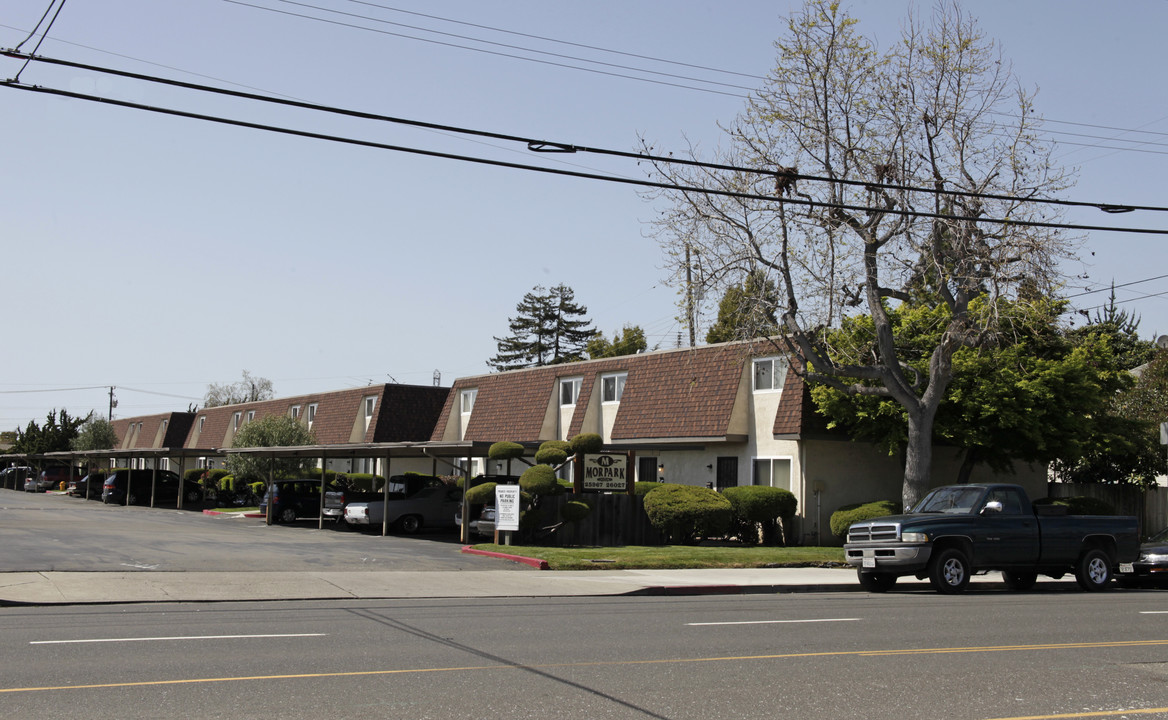 Morpark Apartments in Hayward, CA - Building Photo