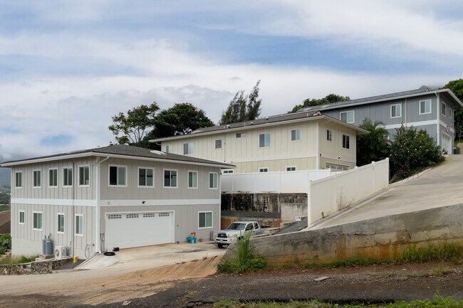 Keaahala Estates in Kaneohe, HI - Foto de edificio - Building Photo