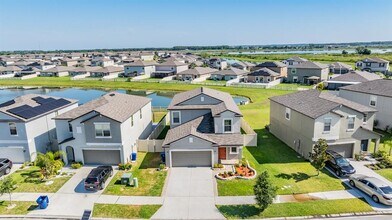 31807 Barrel Wave Way in Zephyrhills, FL - Building Photo - Building Photo