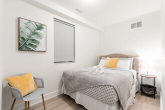 1553 Bloor St W in Toronto, ON - Building Photo - Building Photo
