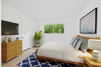 Natick Park South in Sherman Oaks, CA - Building Photo - Building Photo