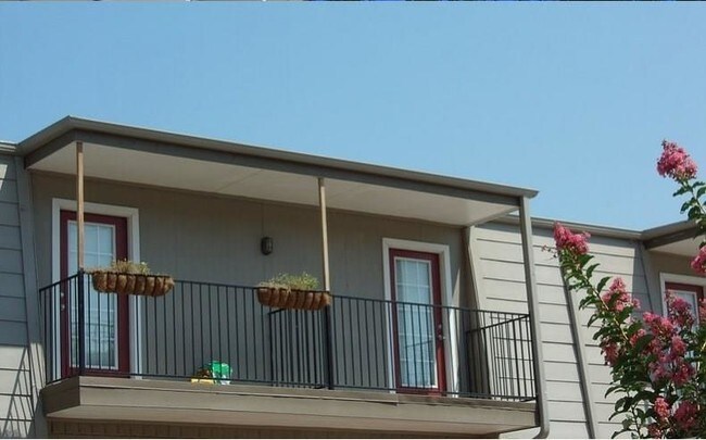 2707 Shelby Ave-Unit -107 in Dallas, TX - Building Photo - Building Photo