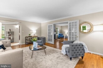 1 Orchard Way S in Rockville, MD - Building Photo - Building Photo