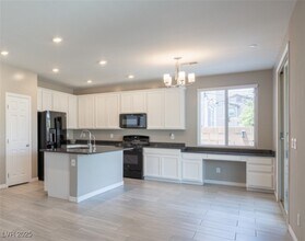 896 Bluebell Brook St in Henderson, NV - Building Photo - Building Photo