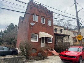 35 Alexis St, Unit 2nd Fl