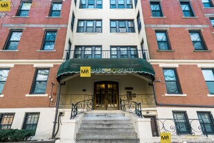 1404 Commonwealth Ave in Boston, MA - Building Photo