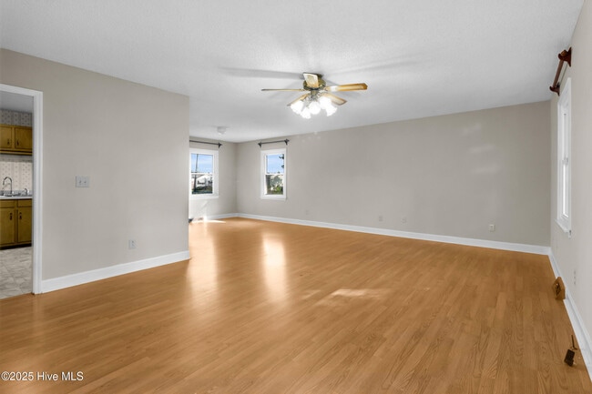 209 McCoy Ave in Cove City, NC - Building Photo - Building Photo