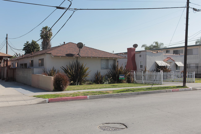 16108-16114 Cornuta Ave in Bellflower, CA - Building Photo - Building Photo