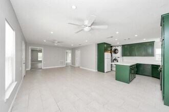 6735 Alpine Dr in Houston, TX - Building Photo - Building Photo