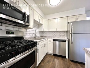 12151 S Western Ave-Unit -3 in Blue Island, IL - Foto de edificio - Building Photo