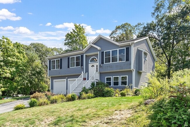 4 Crest Ave in Worcester, MA - Building Photo - Building Photo