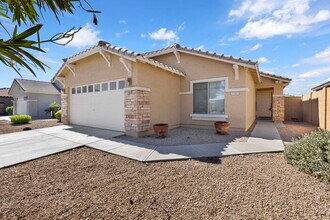 17161 W Port Royale Ln in Surprise, AZ - Building Photo - Building Photo
