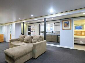 18 Atherton Rd, Unit G in Brookline, MA - Building Photo - Building Photo