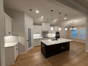 541 Molly Ln in Keene, TX - Building Photo - Building Photo