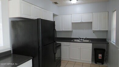 5347 Baycrest Rd in Jacksonville, FL - Building Photo - Building Photo