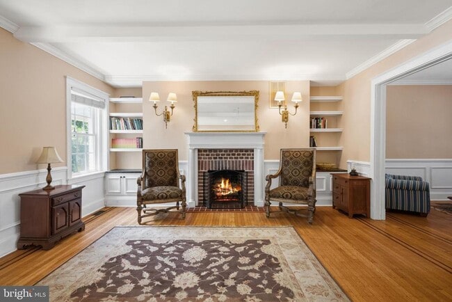 property at 214 E University Pkwy