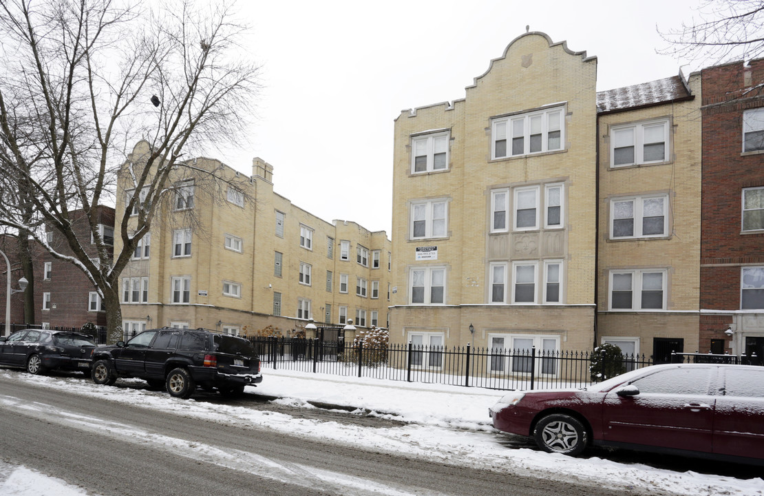 7612 S Kingston in Chicago, IL - Foto de edificio