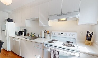 91 Chestnut St, Unit 6 in Brookline, MA - Building Photo - Building Photo