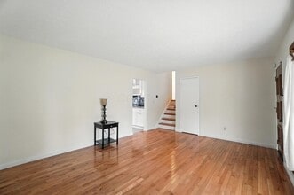 5200 Williamsburg Cir in Hilliard, OH - Foto de edificio - Building Photo