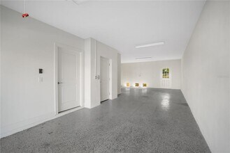 4055 Rocky Shores Dr in Tampa, FL - Building Photo - Building Photo