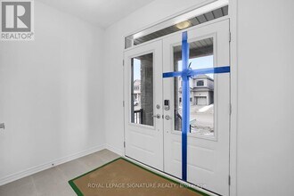 448 Kennedy Cir W in Milton, ON - Building Photo - Building Photo